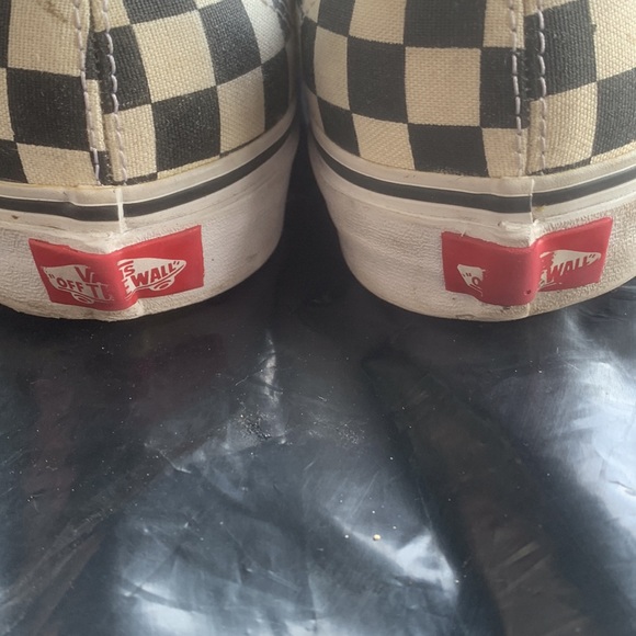 Vans - Picture 5 of 8